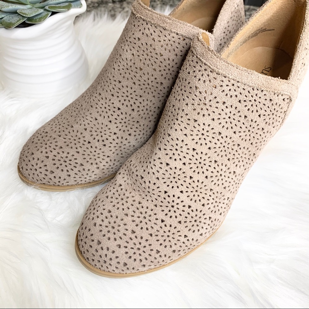 SUSINA Camden Perforated Taupe Suede Booties 8.5 - Picture 3 of 7